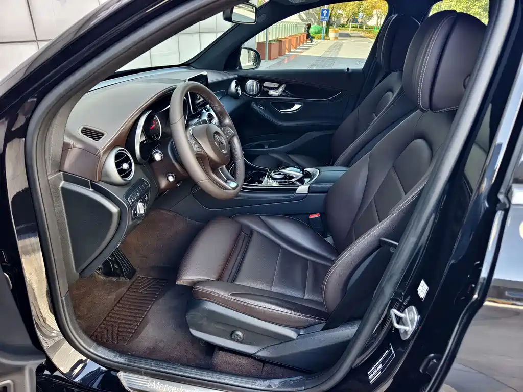 Mercedes-Benz GLC 2018 GLC 260 4MATIC Luxury
