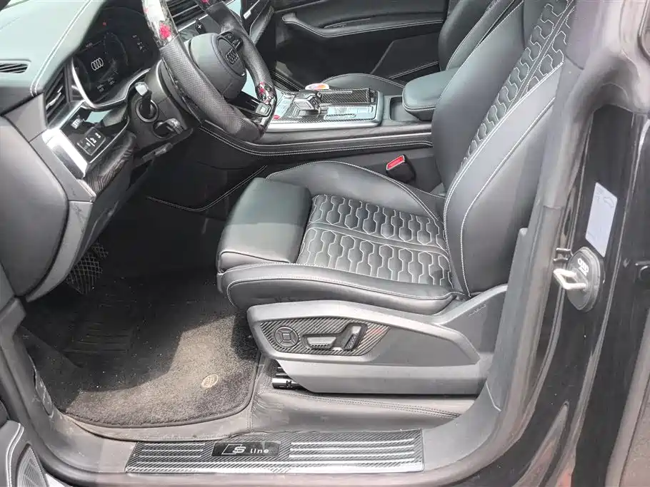 Audi Q8 2021 55 TFSI Luxury