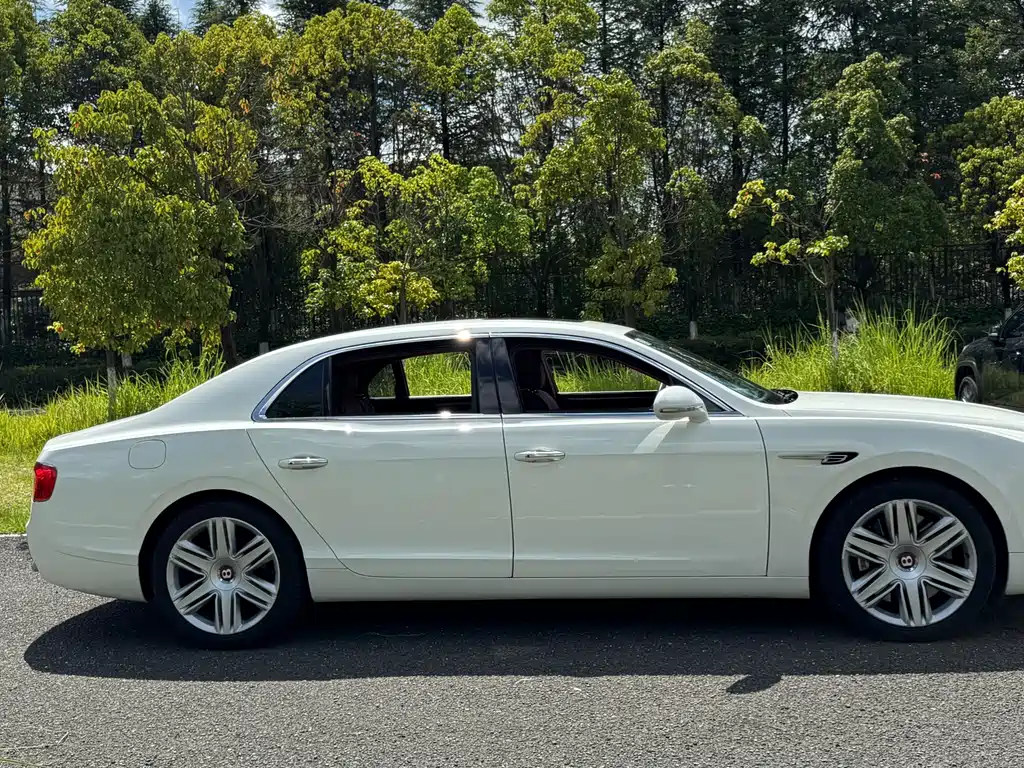 Bentley Flying Spur 2017 4.0T V8 Standard