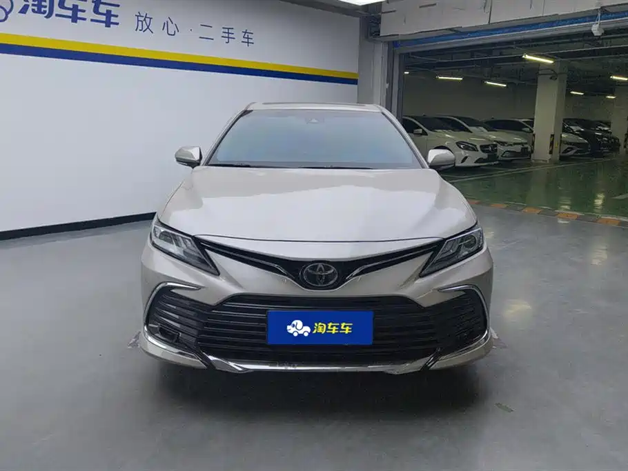 TOYOTA CAMRY