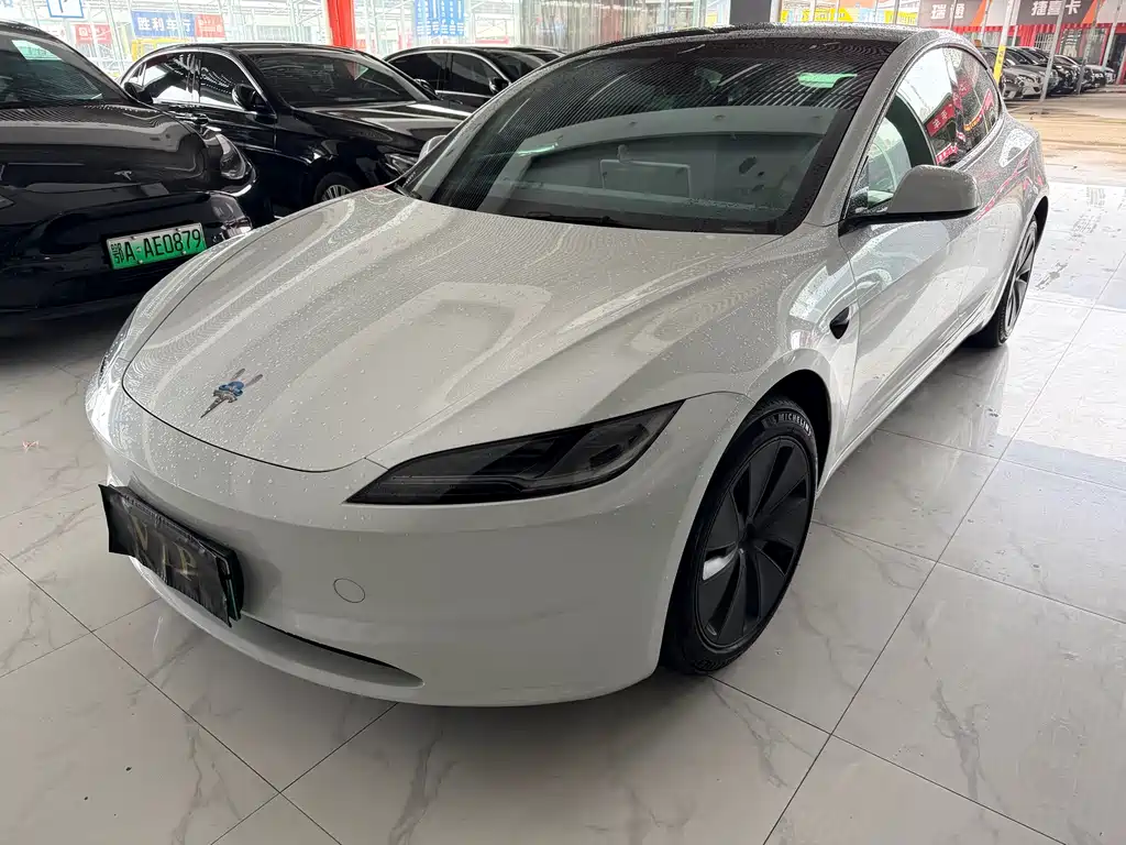 Tesla Model 3 2024