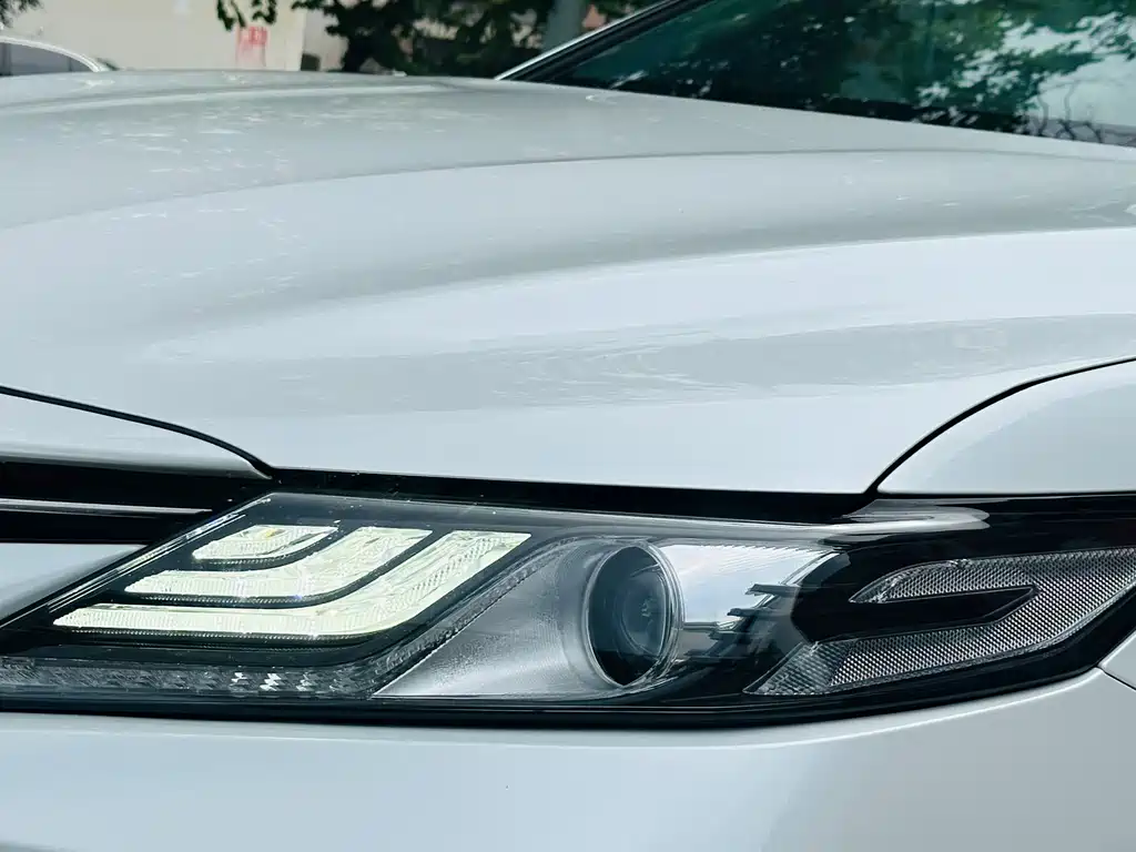 Toyota Camry 2021 2.5G Luxury