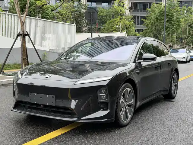 NIO ET 5 T 2026 100k Wh Touring — фото 1