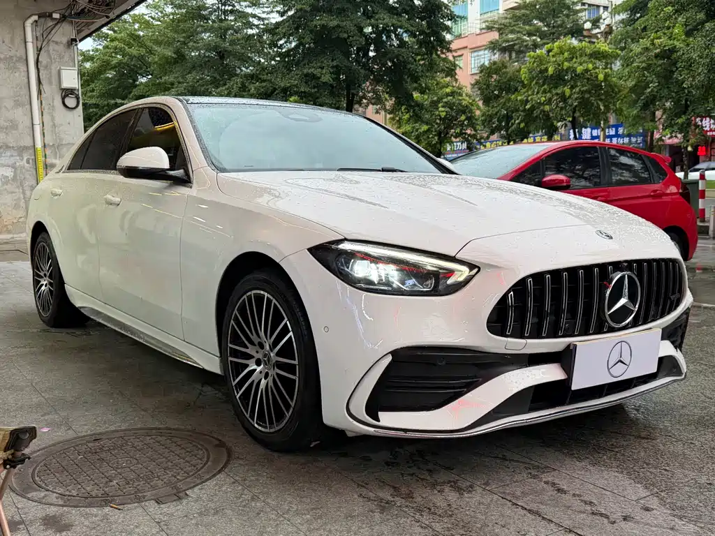 Mercedes-Benz C-Class — миниатюра 3
