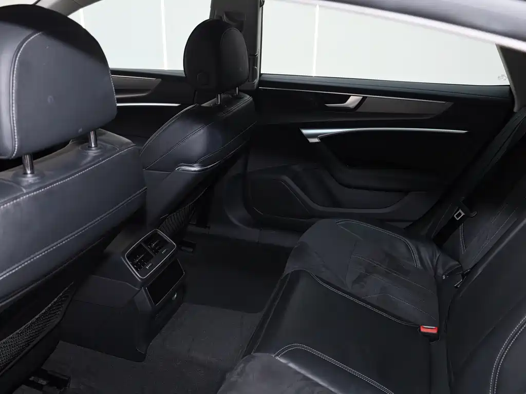 Audi A7L 2024 45TFSI S-line
