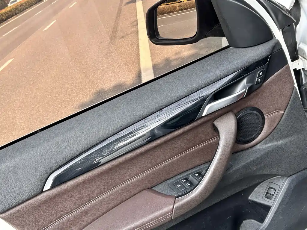 BMW X1 2020 sDrive25Li Lead