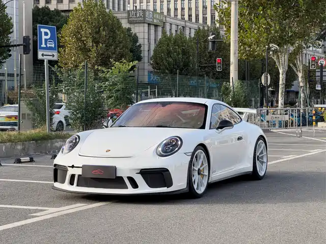 PORSCHE 911 2019