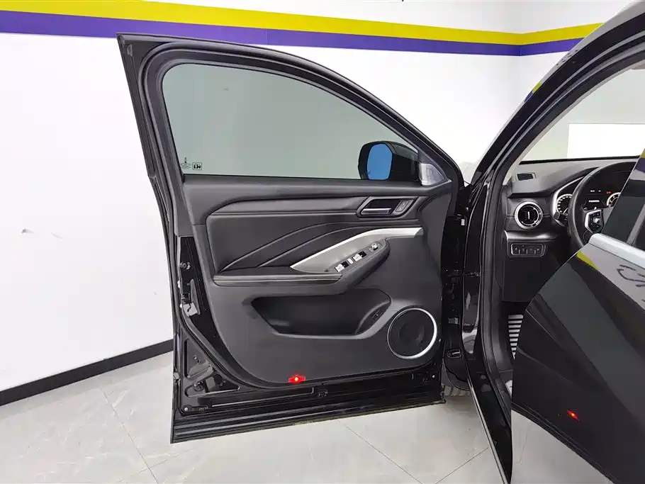 WEI PAI WEI BRAND VV6