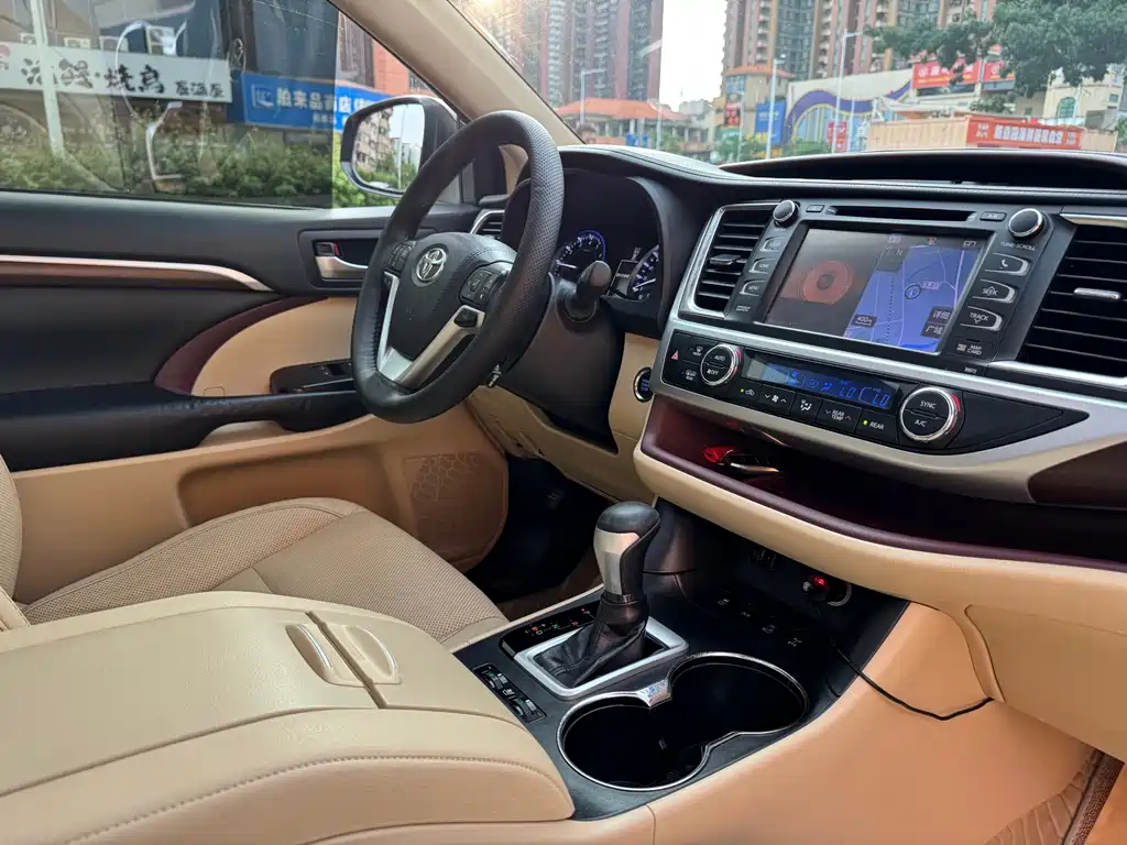 Toyota Highlander — миниатюра 10