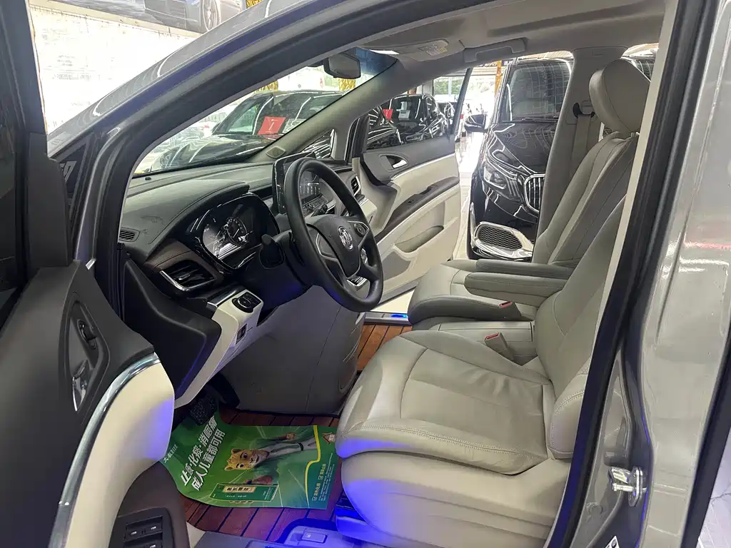 Buick GL8 2023 Comfort