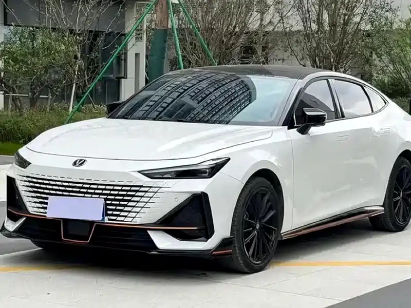 2022 Changan UNI-V - zdjęcie 1 z 11