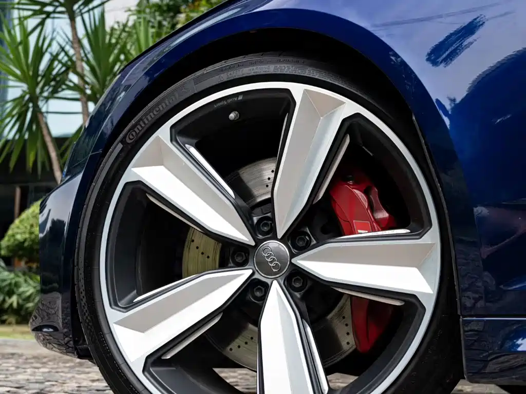 Audi RS 4 — миниатюра 8