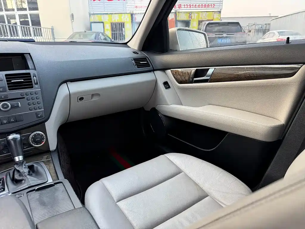 Mercedes-Benz C-Class C 2010 C 200K Fashion