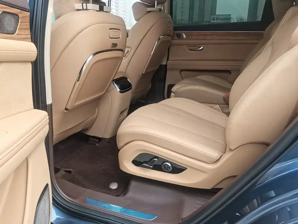 AITO ASK THE WORLD M7