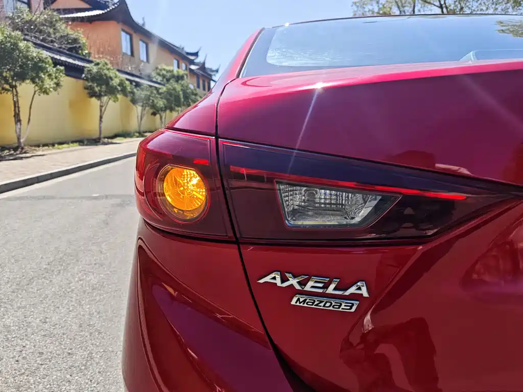MAZDA 3 ANGKESAILA
