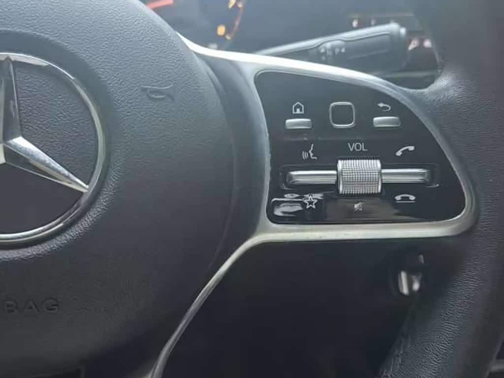 Mercedes-Benz GLB 1.3 л 2021 г. Голубой, пробег 40000 км