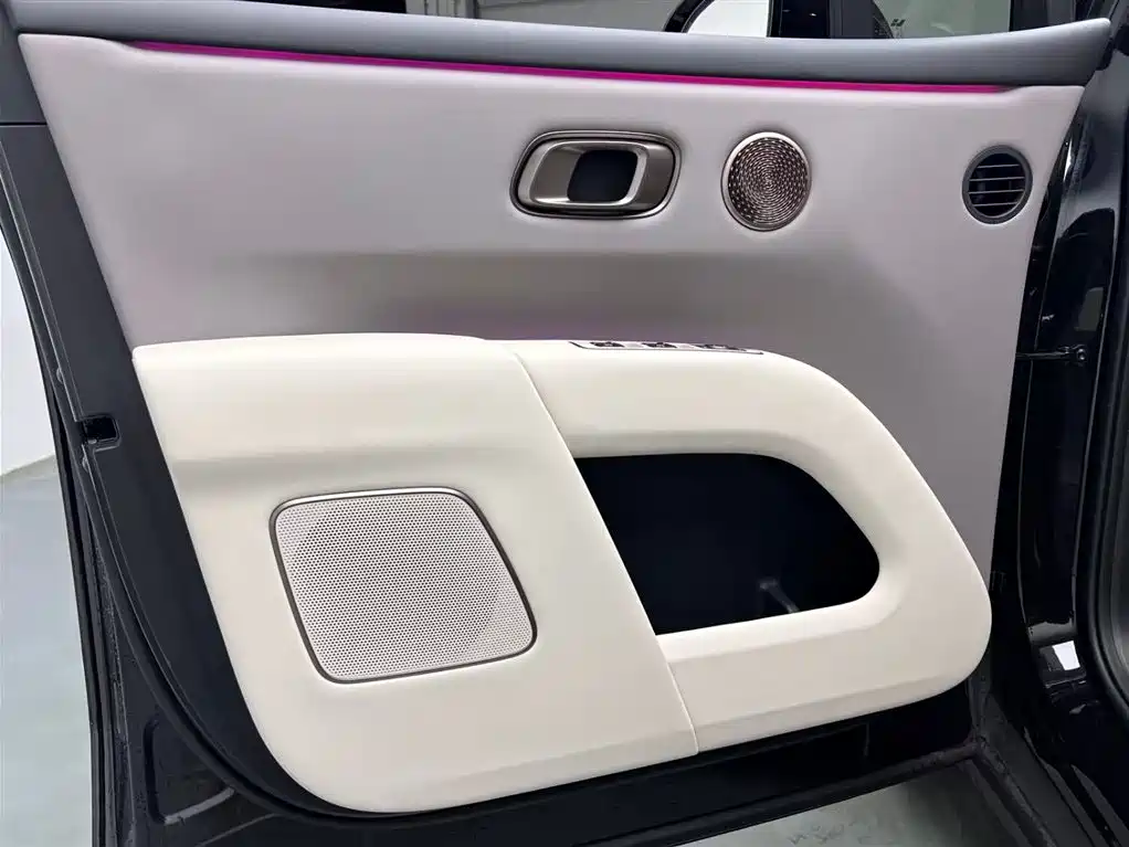 Li Auto i8 2025 Standard