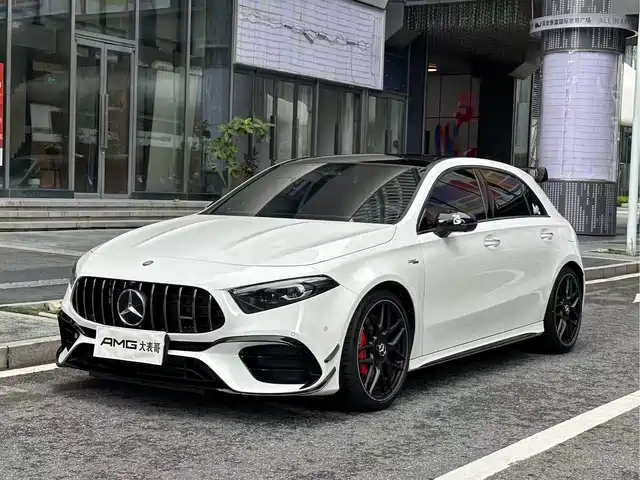 MERCEDES-BENZ  A CLASS AMG 2025