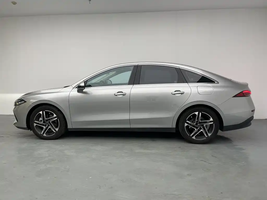 Roewe D7 2023 DMH 125km