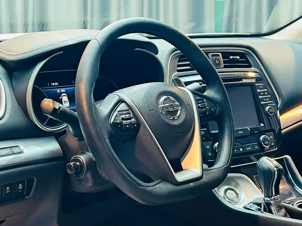 Nissan Cima — миниатюра 16