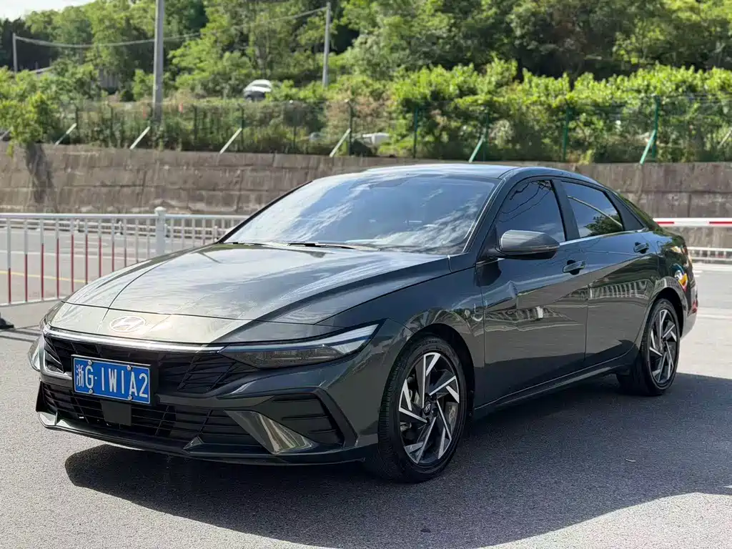 Hyundai Elantra 2023