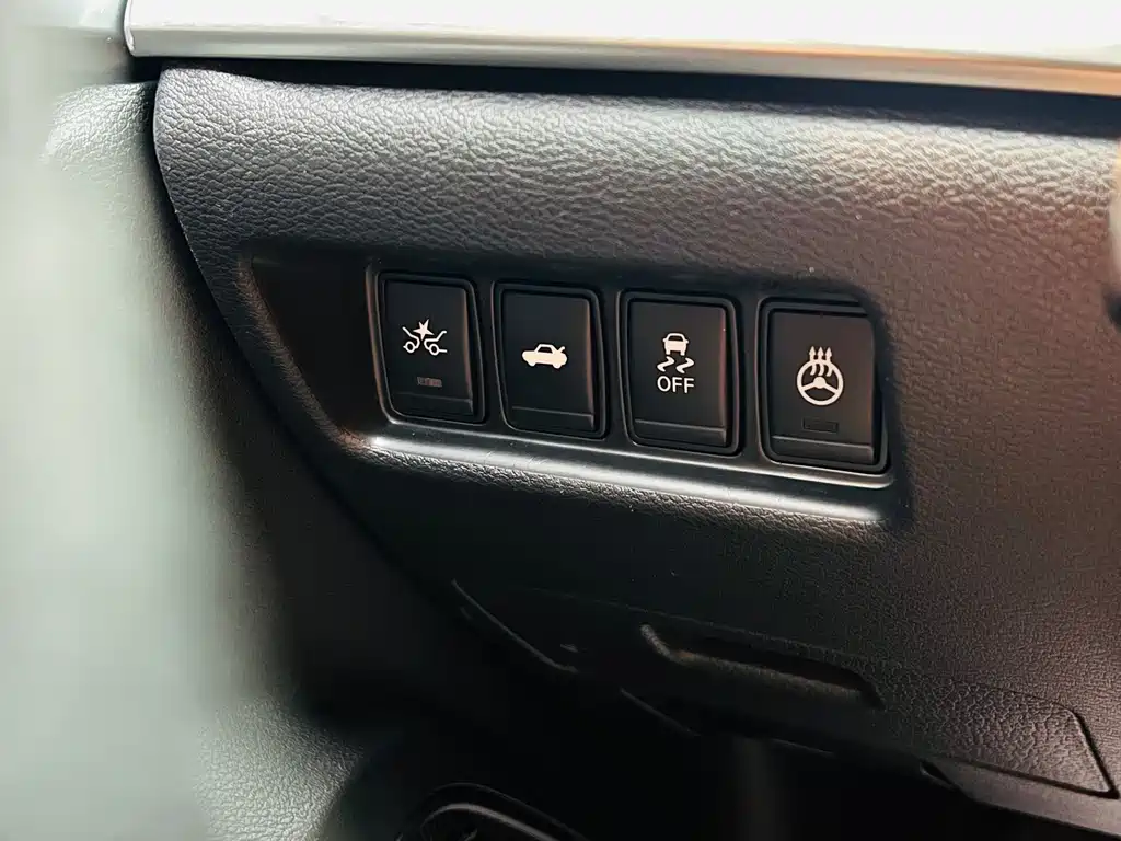 Nissan Cima — миниатюра 20