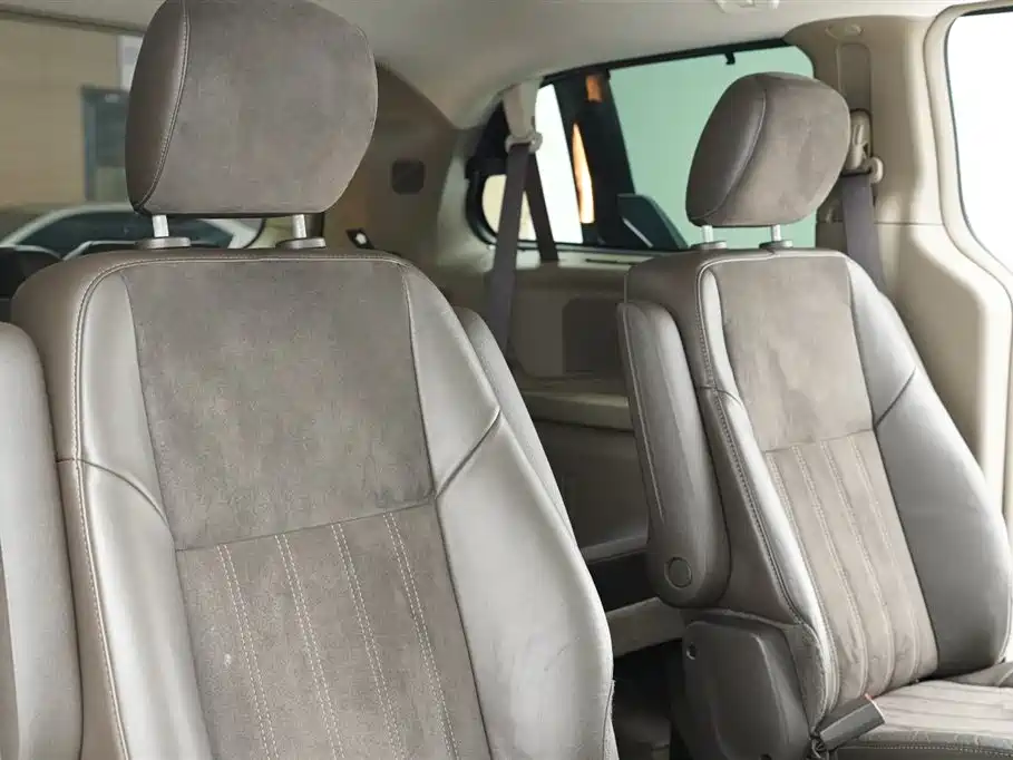Chrysler Grand Voyager (Import) 3.6L Luxury Edition, фото 28