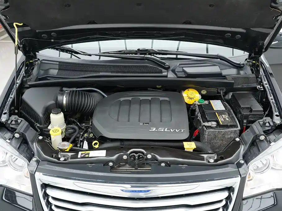 Chrysler Grand Voyager (Import) 3.6L Luxury Edition, фото 34