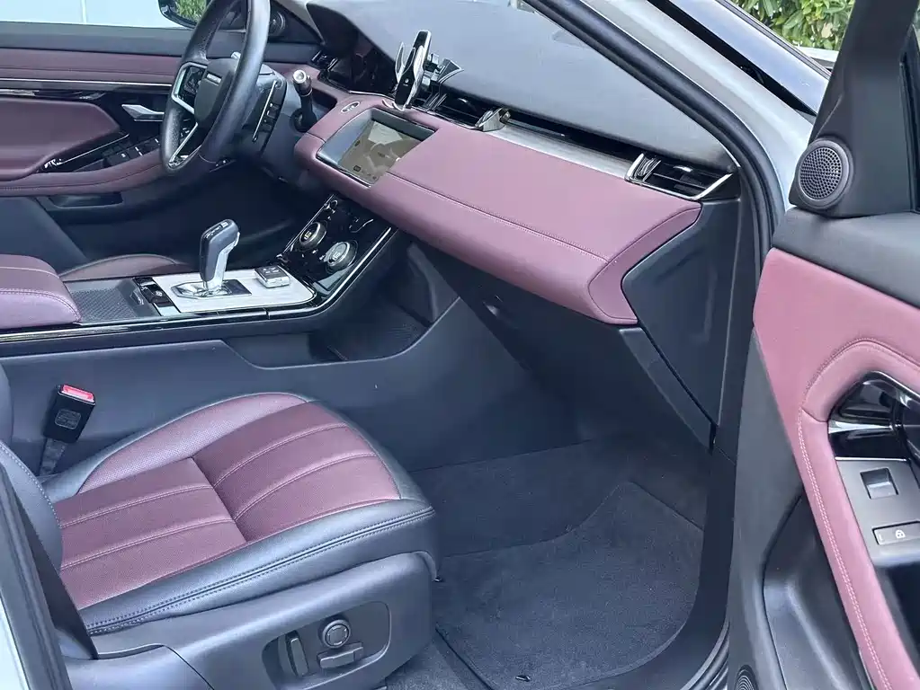 Land Rover Evoque PHEV — миниатюра 11