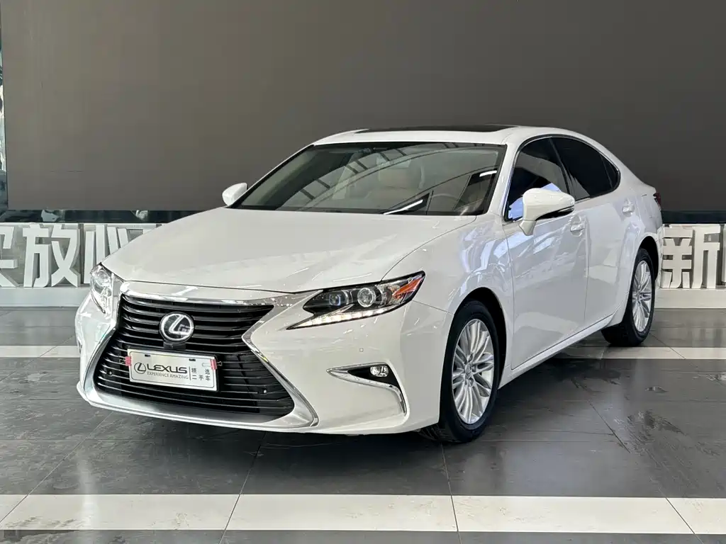 Lexus ES 2017