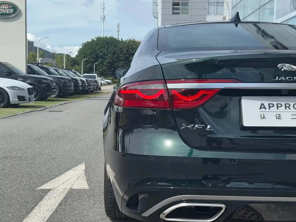 Jaguar XFL 2025 2.0T P250 Premium Luxury