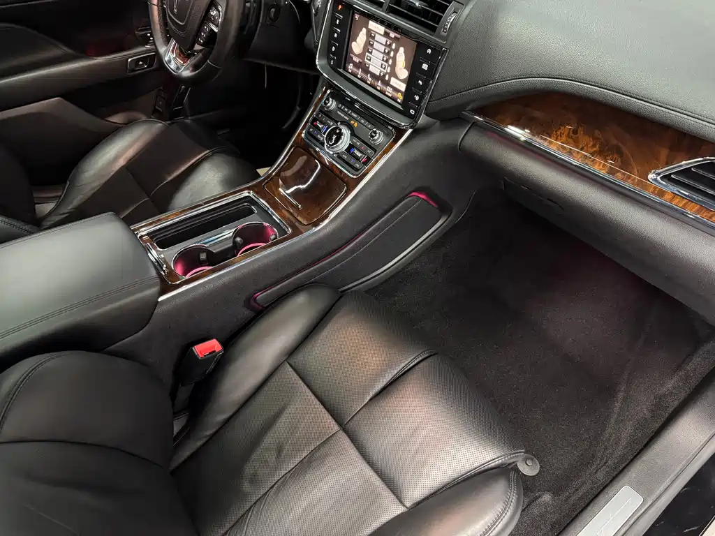 Lincoln Continental — миниатюра 13