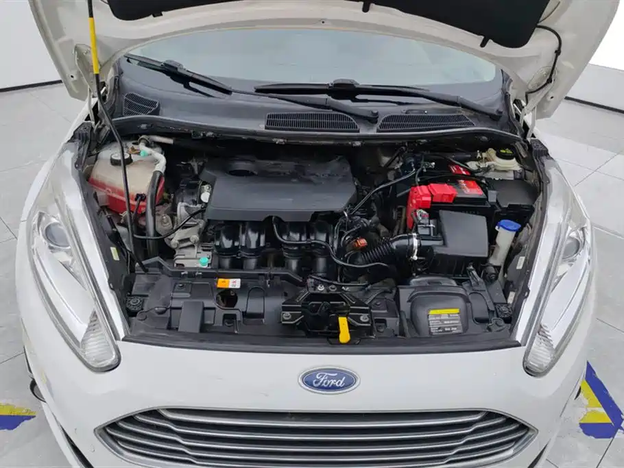 Ford Fiesta 2013 1.5L MT