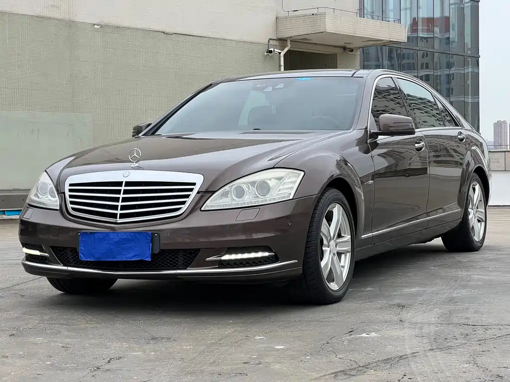 Mercedes-Benz S-Class 2010