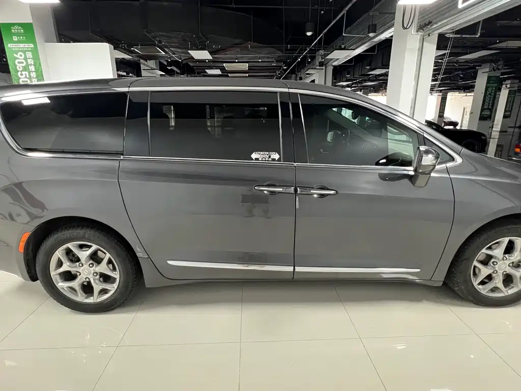 Chrysler Grand Voyager (Import) — миниатюра 6