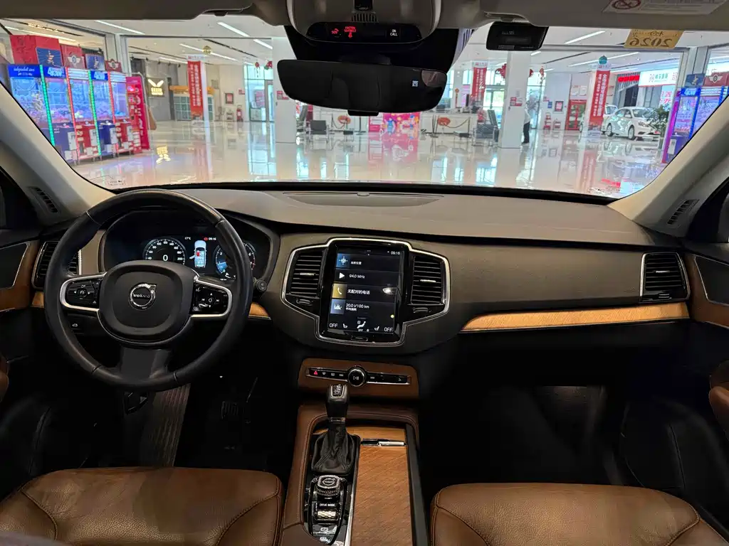 Volvo XC90 2020 T6 Luxury 7 мест