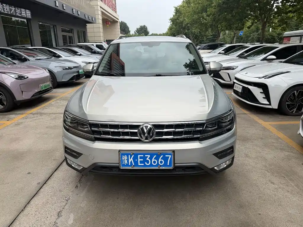 Volkswagen Tiguan L — миниатюра 2