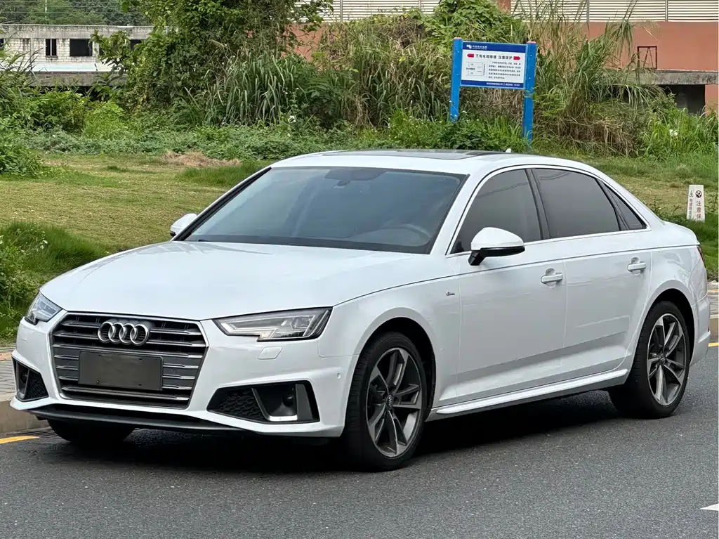 Audi A4L 2020