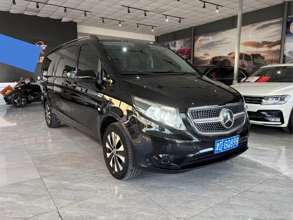 Mercedes-Benz Vito 2021 2.0T Elite 7 мест