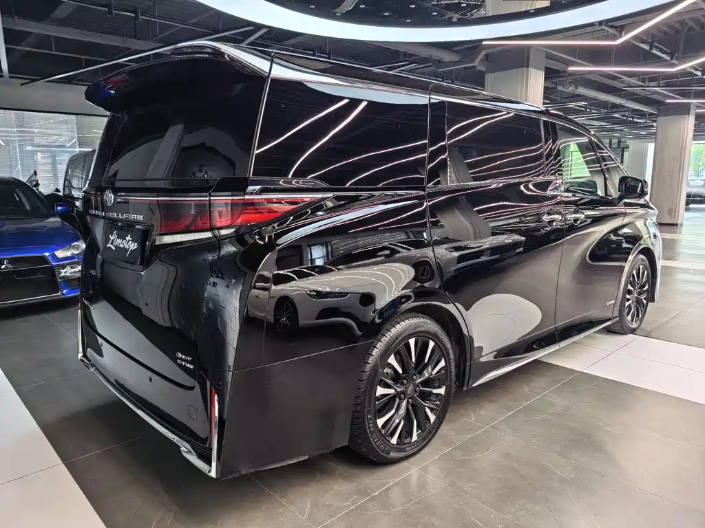 Toyota Vellfire 2024 2.5L