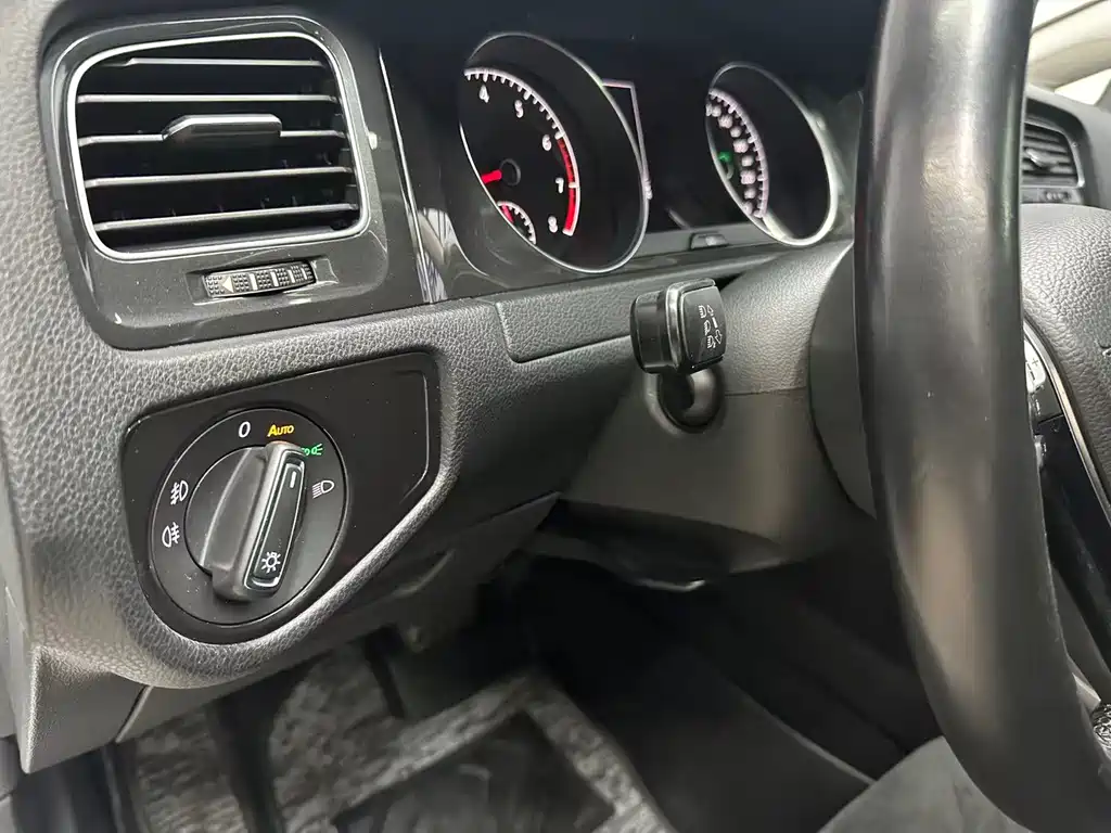 Volkswagen Golf — миниатюра 15