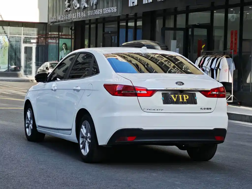 Ford Escort 2019 1.5L AT Enjoy V