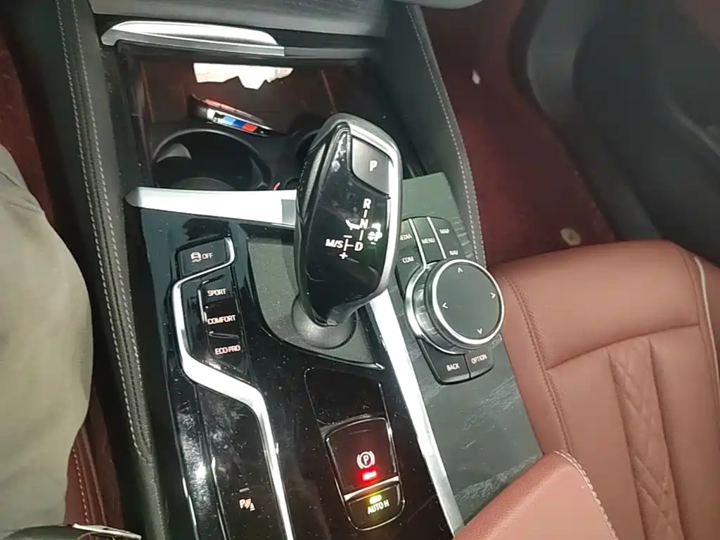 BMW 5 Series — миниатюра 14