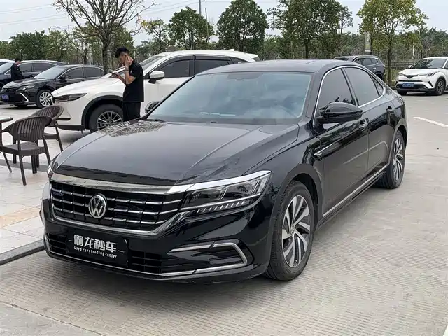 VOLKSWAGEN PASSAT NEW ENERGY 2020