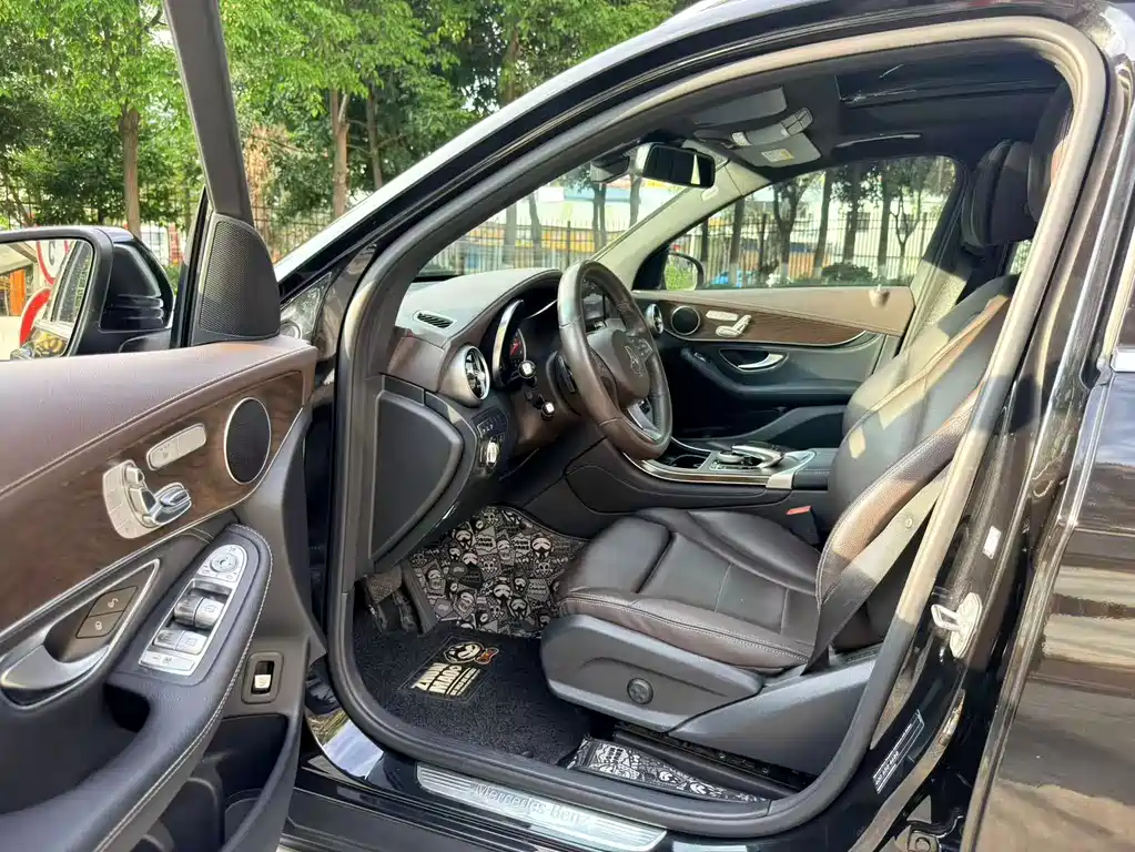Mercedes-Benz GLC 2018 GLC 300 4MATIC