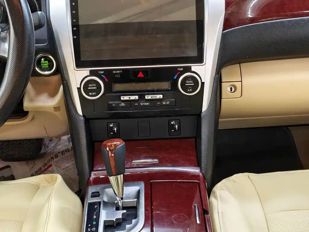 Toyota Camry — миниатюра 9