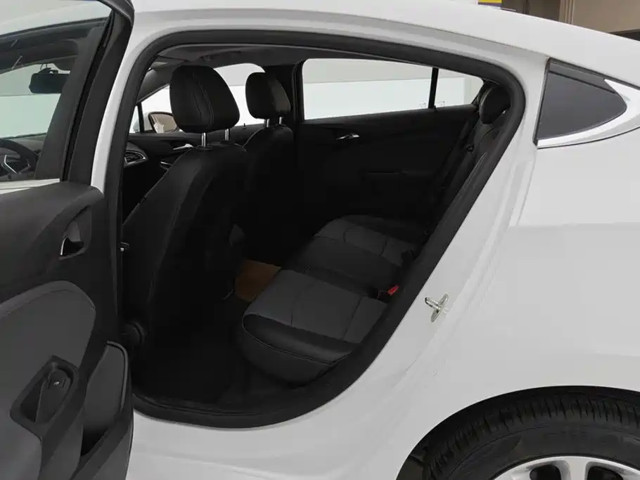 Chevrolet Cruze — миниатюра 11