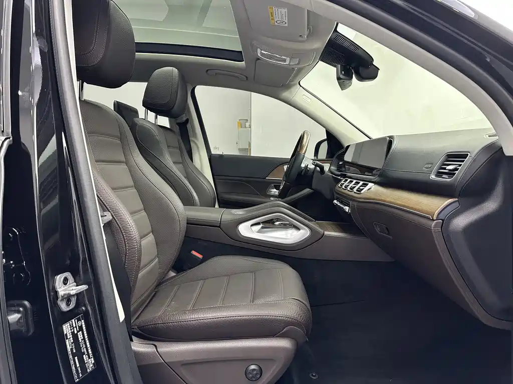 Mercedes-Benz GLS — миниатюра 13