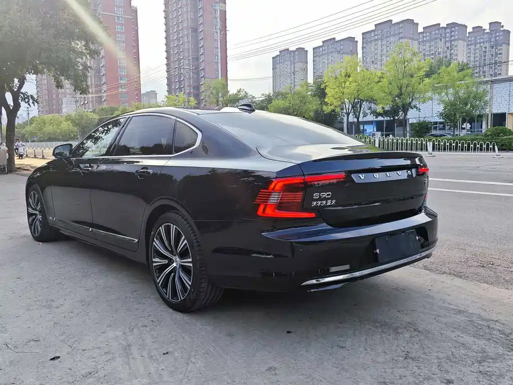 Volvo S90 — миниатюра 9