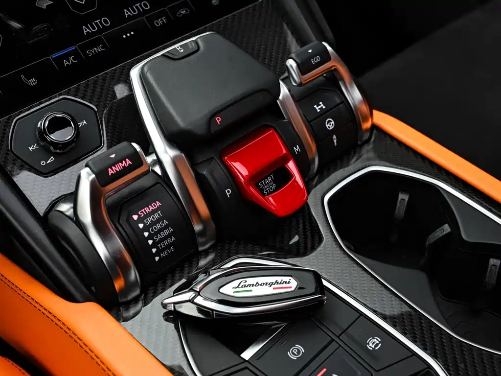 Lamborghini Urus — миниатюра 13